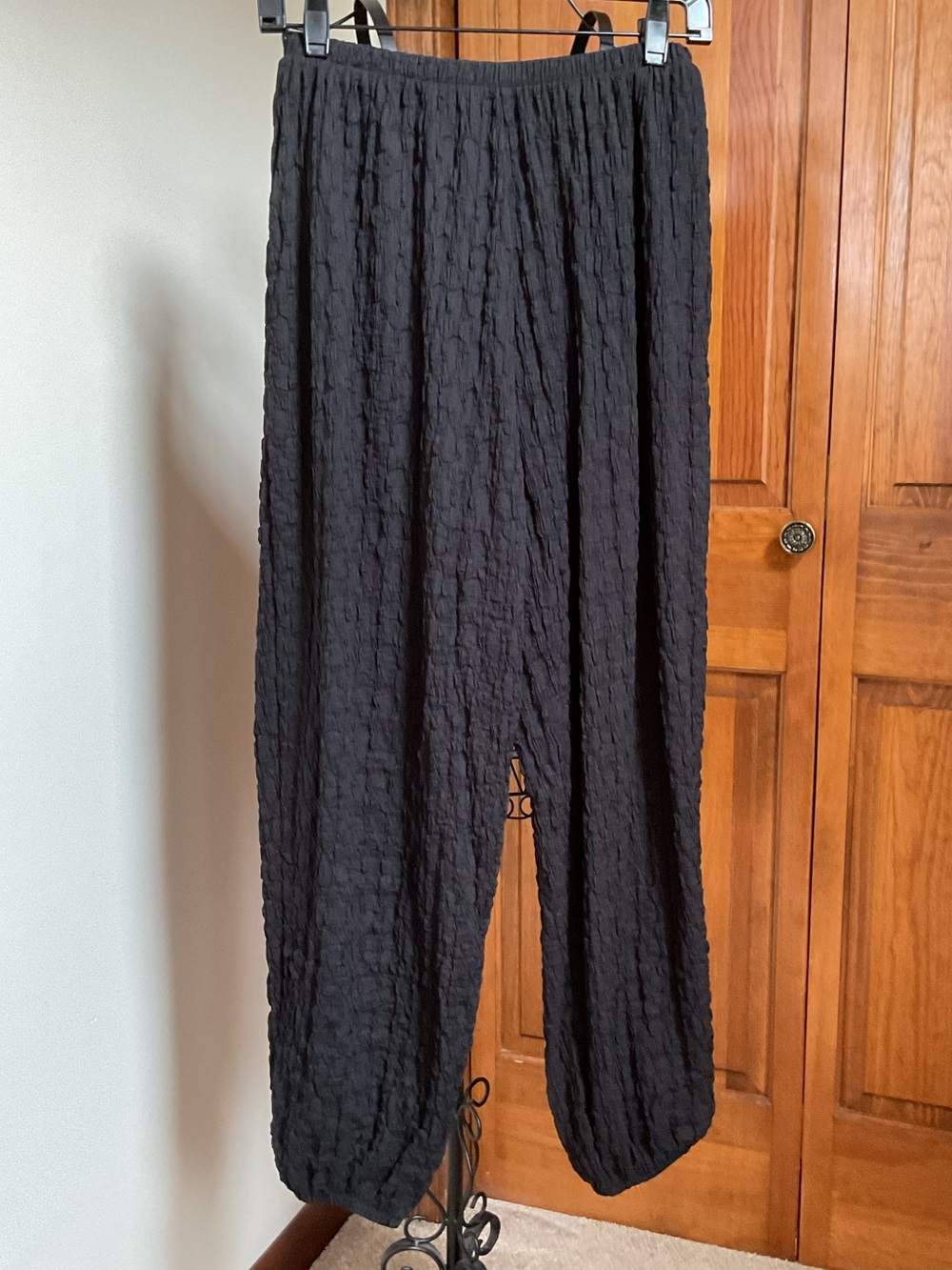 Zara Textured Cozy Lounge Pants in black - Picture 3 of 4